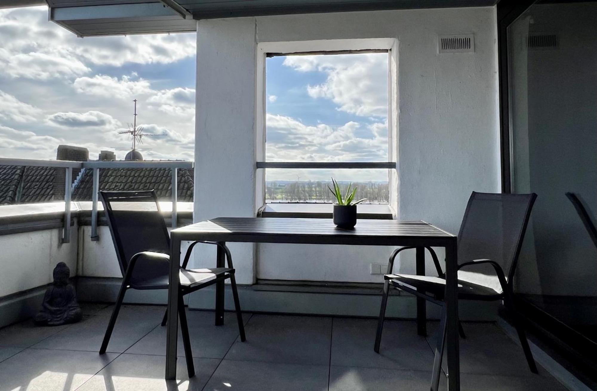 Piso Superior - Exklusives Apartment An Der Promenade Mit Rheinsicht & Loggia Емерих Екстериор снимка